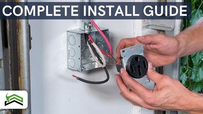 Händer installerar ett eluttag i en kopplingsdosa, med synliga elkablar.